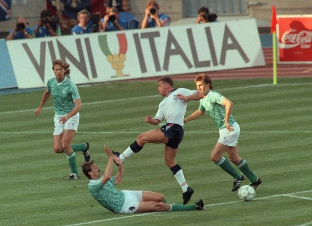 是全队触球 是全队触球